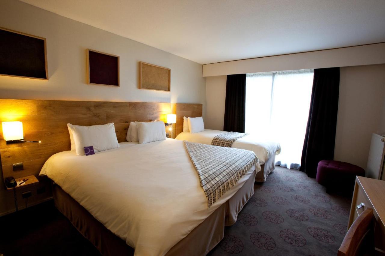 Mercure Saint-Lary Esterno foto